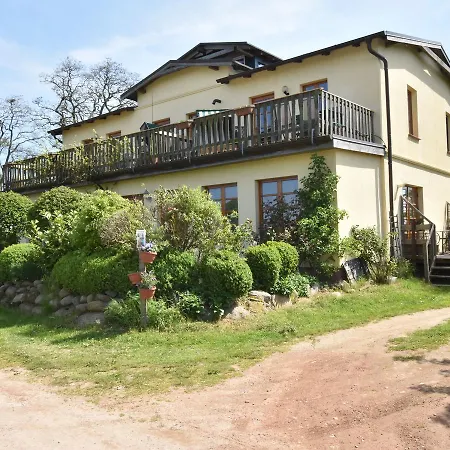 Spacious In Stove With Waterfront *