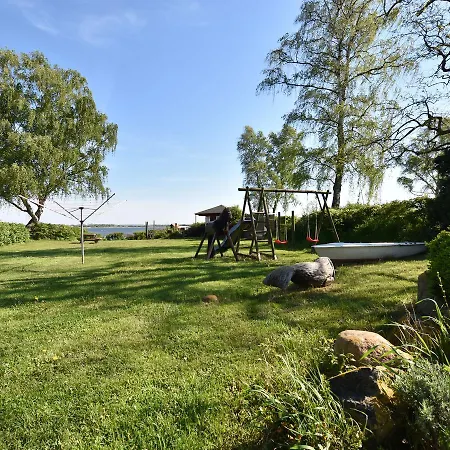 ヴィラ Spacious In Stove With Waterfront Boiensdorf